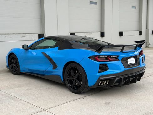 Used 2021 Chevrolet Corvette Stingray Premium Cpe w/ Z51 Performance Package RWD image 3