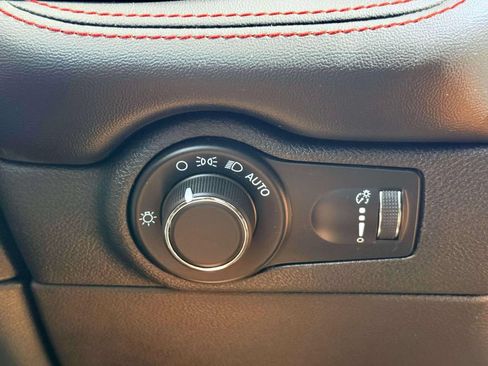 Used 2025 Dodge Durango GT AWD/4WD image 18