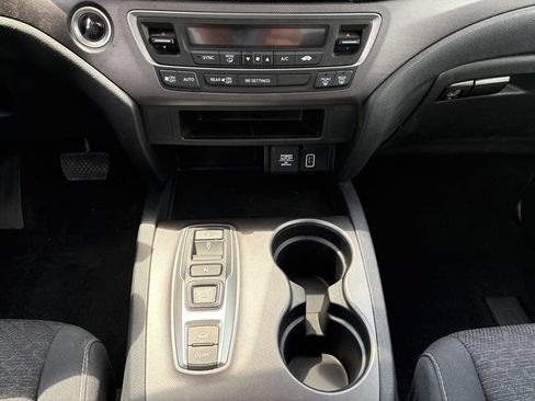 Used 2021 Honda Ridgeline Sport image 11