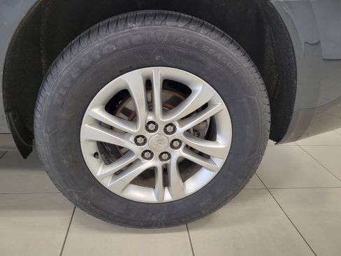 Used 2019 Buick Enclave Essence image 7