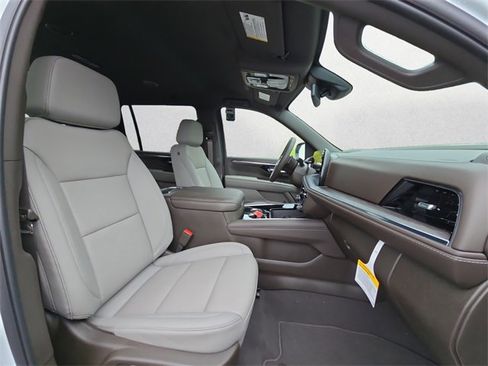 New 2026 Chevrolet Suburban LT w/ Comfort Package image 15