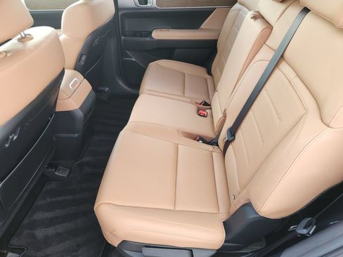 Used 2025 Hyundai Santa Fe Limited FWD image 29