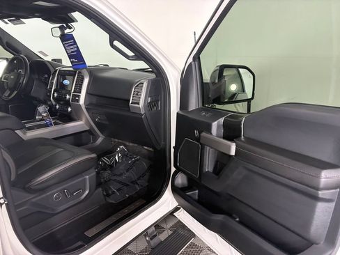 Certified 2019 Ford F150 Platinum w/ Equipment Group 701A Luxury AWD/4WD image 36
