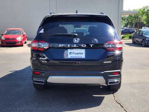 New 2026 Honda Pilot Touring image 6