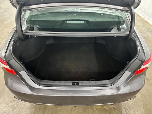Used 2020 Toyota Camry SE image 28