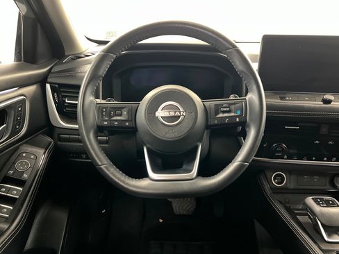 Used 2024 Nissan Rogue Platinum w/ Platinum Premium Package AWD/4WD image 13
