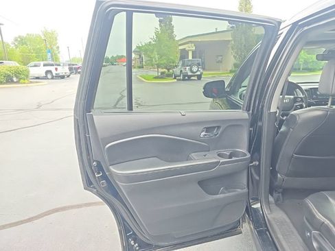 Used 2019 Honda Pilot Touring image 25