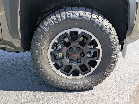 New 2026 Toyota Tacoma TRD Off-Road AWD/4WD image 12