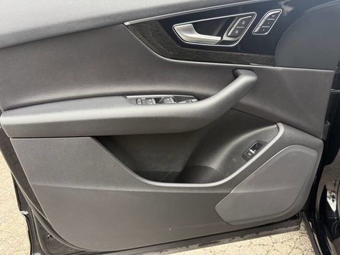 Used 2017 Audi Q7 3.0T Premium Plus image 24