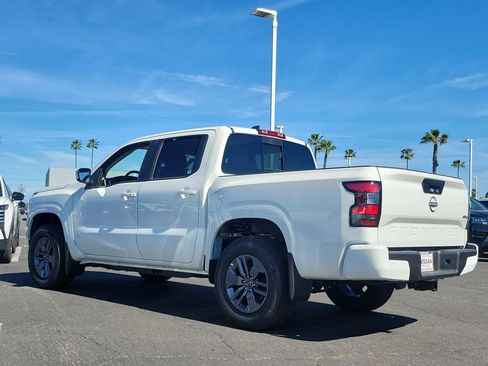 New 2026 Nissan Frontier SV w/ SV Convenience Package AWD/4WD image 2
