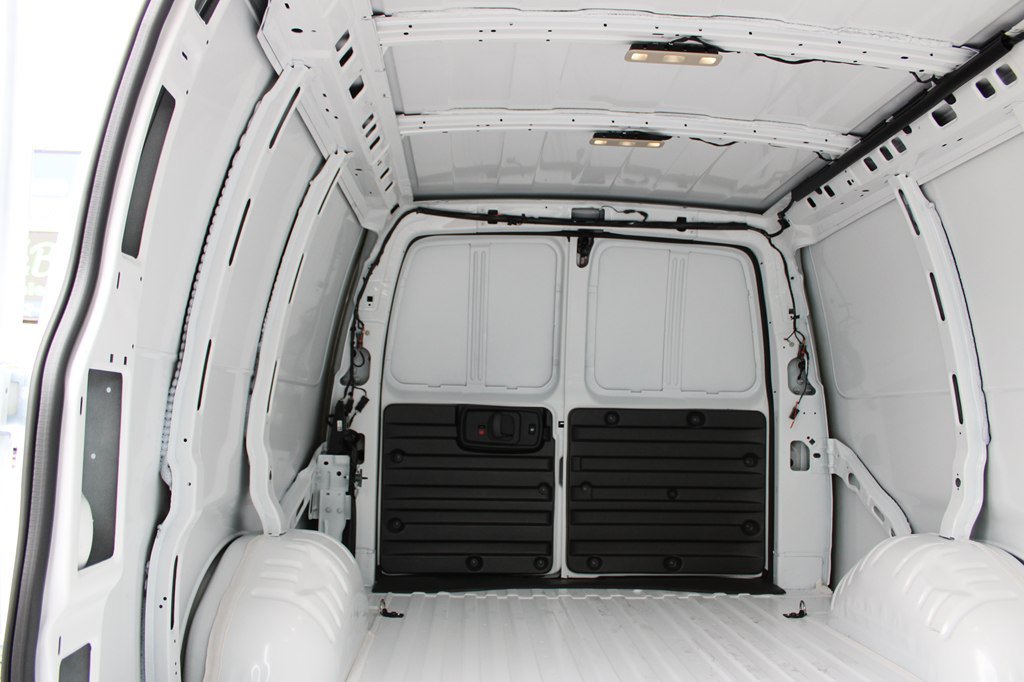 Used 2025 Chevrolet Express 3500 Extended w/ Driver Convenience Package RWD image 12