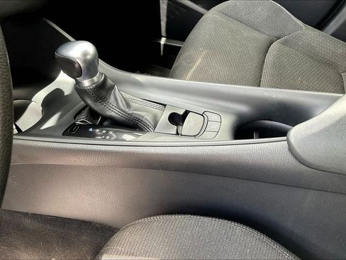 Used 2019 Toyota C-HR LE FWD image 17