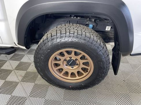 Used 2023 Toyota Tacoma TRD Off-Road w/ TRD Premium Off Road Package AWD/4WD image 23