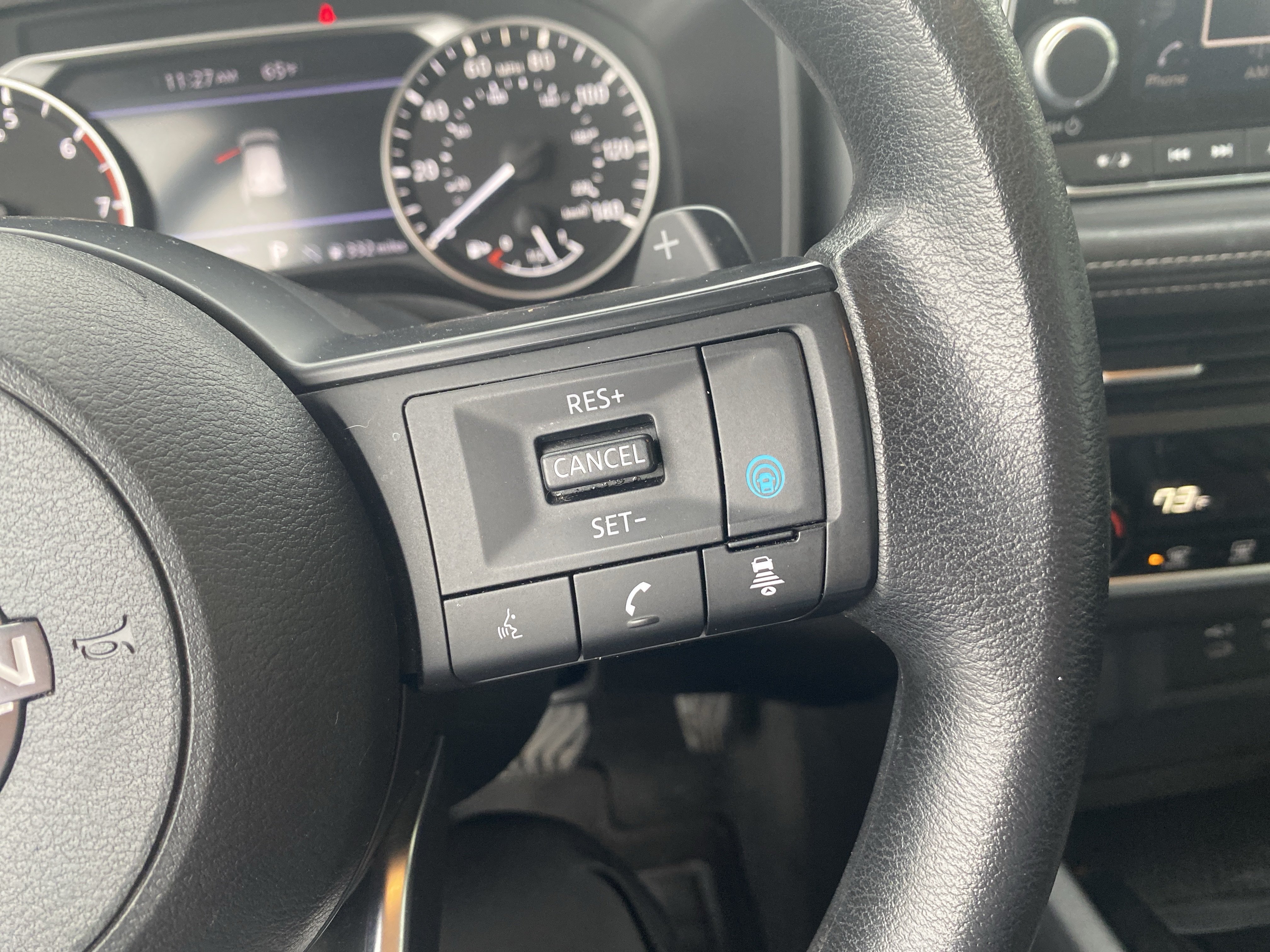 Used 2024 Nissan Rogue SV AWD/4WD image 12