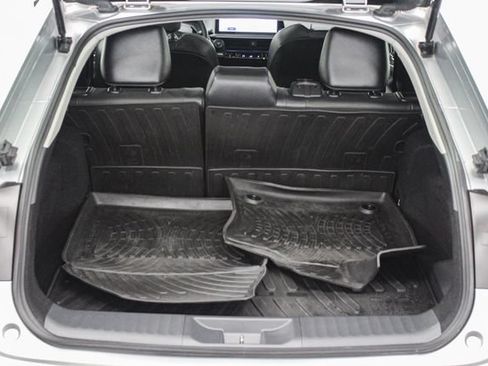 Used 2023 Toyota Prius XLE AWD/4WD image 15