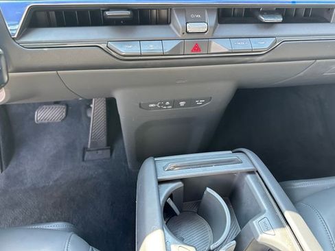 Used 2024 Kia EV9 Land image 25