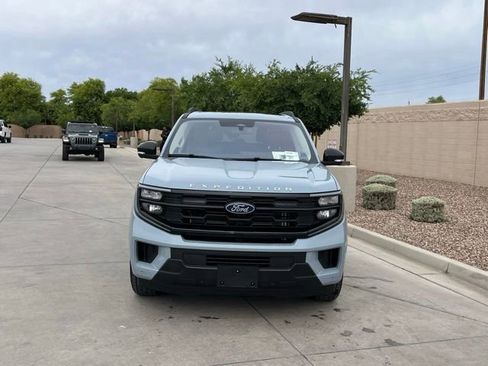 Used 2025 Ford Expedition Active AWD/4WD image 5