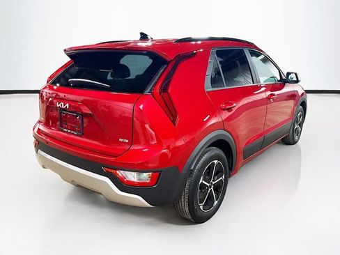 Used 2025 Kia Niro LX FWD image 7