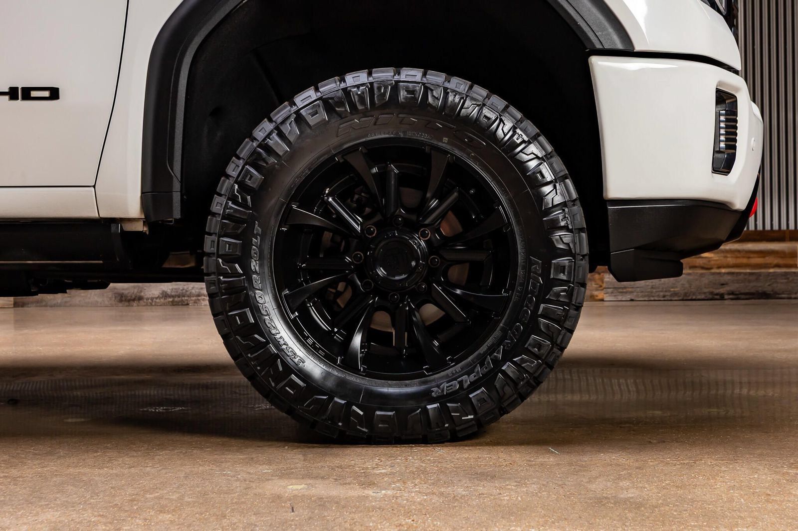 Used 2021 GMC Sierra 2500 AT4 w/ AT4 Premium Plus Package AWD/4WD image 12