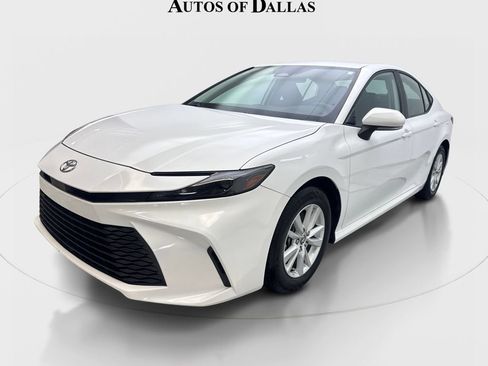 Used 2025 Toyota Camry LE FWD image 2