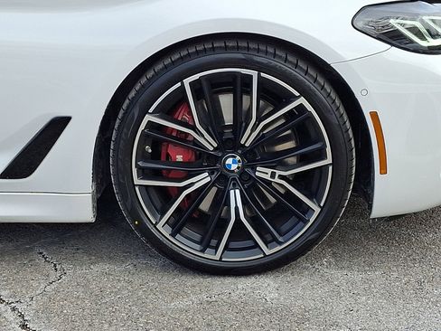 Used 2022 BMW M550i xDrive w/ Premium Package image 8