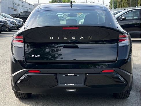 New 2026 Nissan Leaf FWD image 4