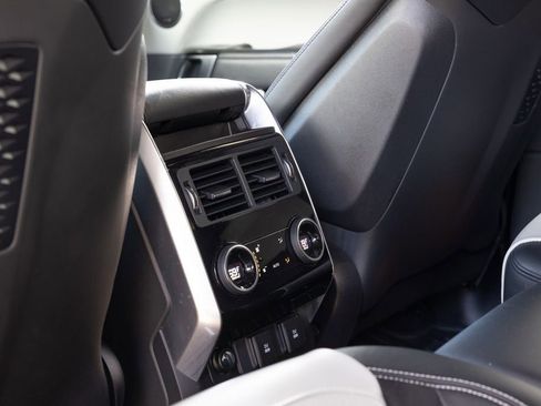 Used 2020 Land Rover Range Rover Sport SVR image 61