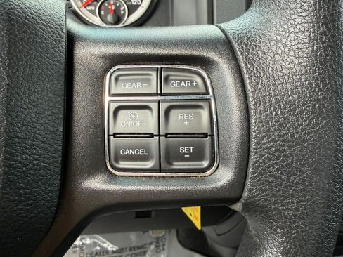 Used 2019 RAM 1500 Classic SLT AWD/4WD image 17