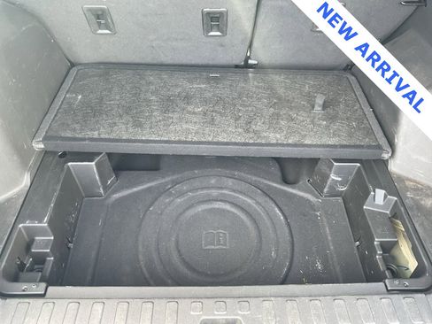 Used 2023 GMC Terrain SLE w/ Driver Convenience Package image 28