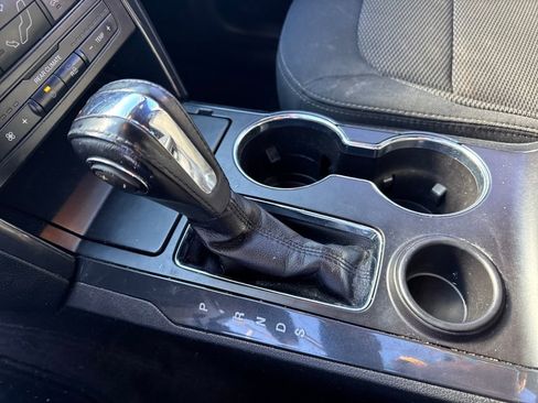 Used 2018 Ford Explorer XLT image 18