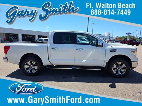 Used 2017 Nissan Titan SL w/ Chrome Package AWD/4WD image 1