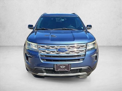 Used 2018 Ford Explorer XLT w/ Equipment Group 201A AWD/4WD image 2