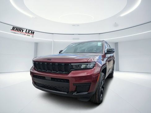 New 2025 Jeep Grand Cherokee L Laredo AWD/4WD image 6