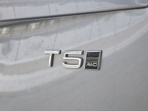 Used 2019 Volvo XC90 T5 Momentum image 32