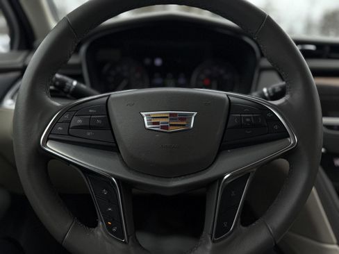 Used 2022 Cadillac XT5 Premium Luxury w/ Technology Package AWD/4WD image 16