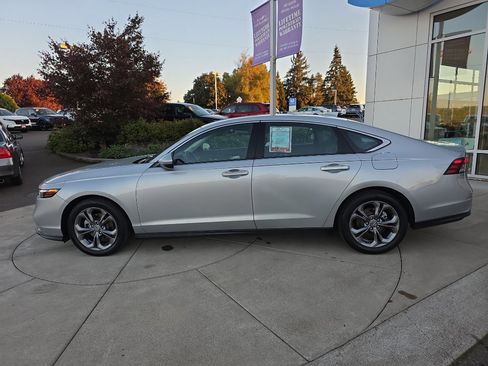 Used 2024 Honda Accord EX image 3