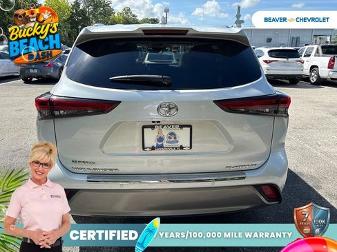 Used 2023 Toyota Highlander Platinum FWD image 6
