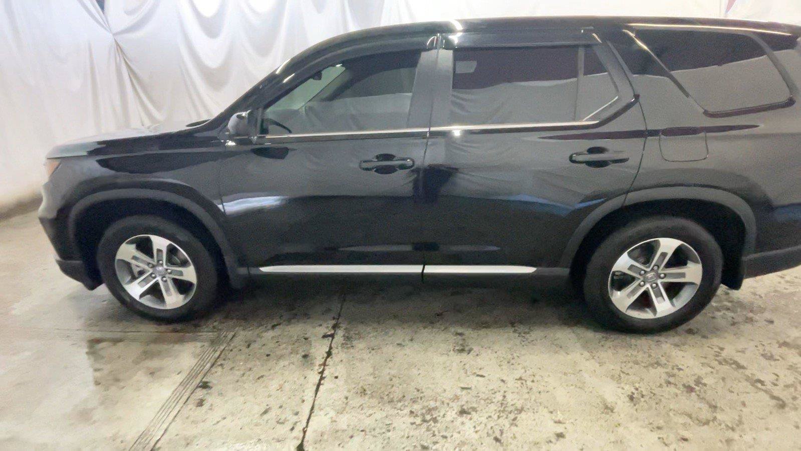 Certified 2025 Honda Pilot EX-L image 13