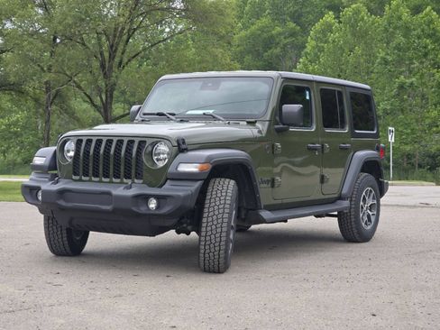 Used 2024 Jeep Wrangler Unlimited Sport AWD/4WD image 9