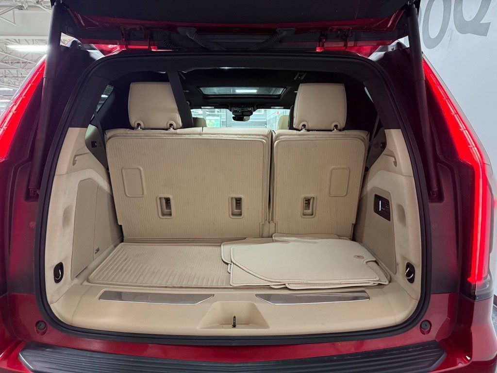 Used 2023 Cadillac Escalade Premium Luxury w/ LPO, Floor Liner Package AWD/4WD image 16