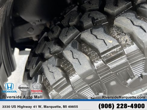 Used 2021 Toyota Tacoma TRD Off-Road AWD/4WD image 12