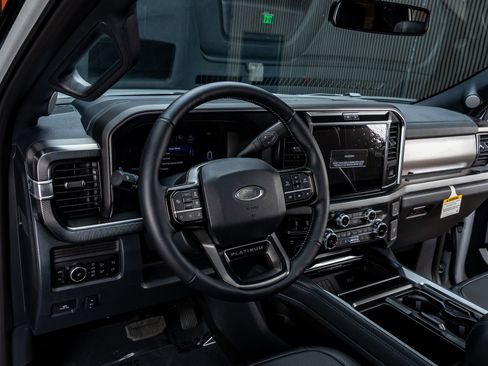Used 2026 Ford F250 Platinum AWD/4WD image 17