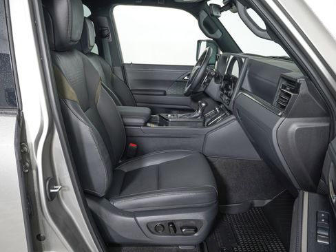 Used 2024 Lexus GX 550 image 9