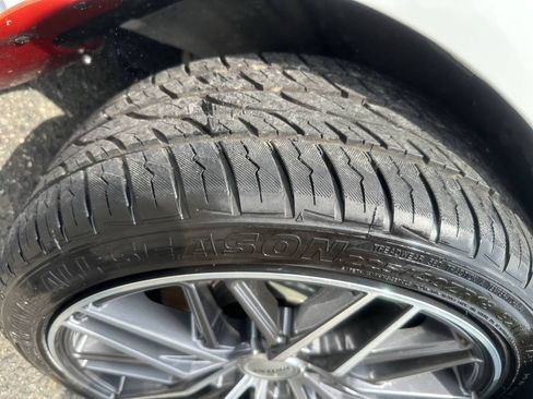 Used 2020 Hyundai Veloster Turbo FWD image 18