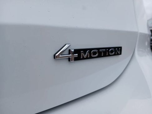 Certified 2025 Volkswagen Taos SEL image 55