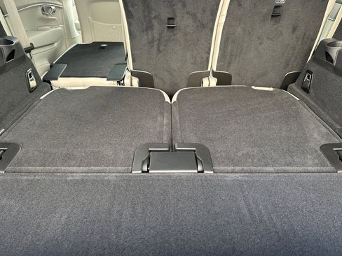 New 2026 Volvo XC90 T8 Ultra w/ Protection Package Premier AWD/4WD image 18