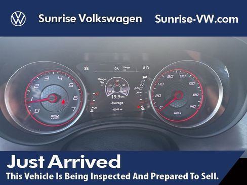 Used 2022 Dodge Charger SXT RWD image 1