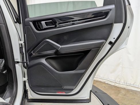 Used 2019 Porsche Cayenne image 20