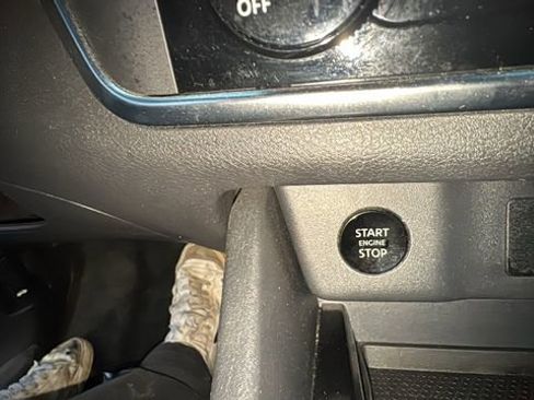 Used 2024 Nissan Rogue S image 16