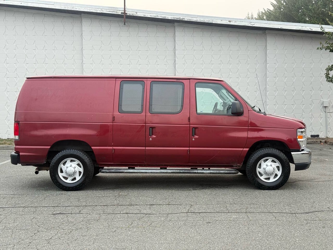 Used 2013 Ford E-250 and Econoline 250 w/ PWR Group RWD image 2
